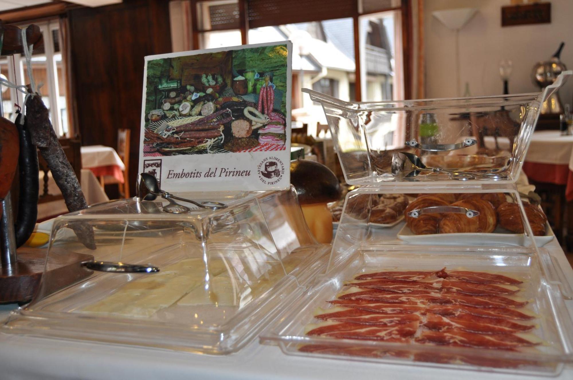 Hosteria Catalana บอสซอสต์ ภายนอก รูปภาพ