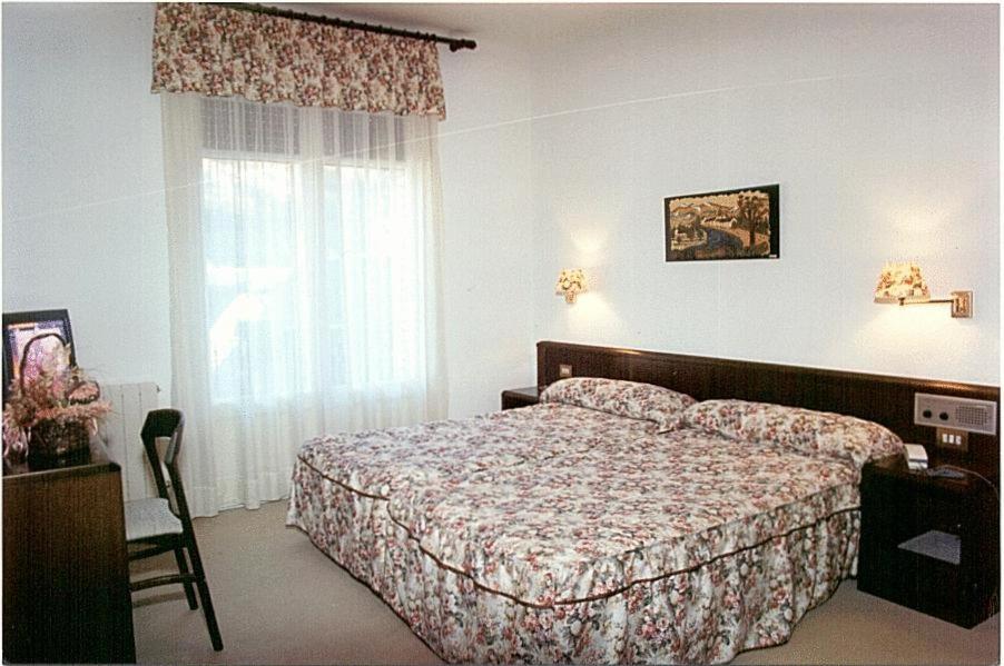 Hosteria Catalana บอสซอสต์ ภายนอก รูปภาพ